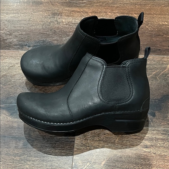 dansko Frankie Chelsea Boots - Picture 6 of 7